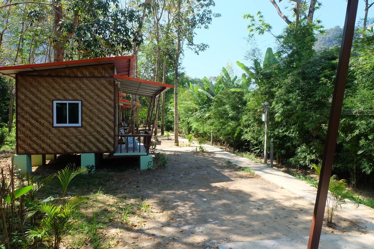 Khaosok Bamboo Huts Resort Khao Sok National Park Exterior photo